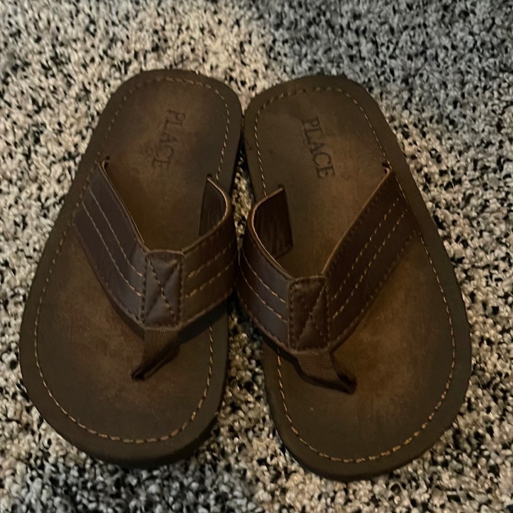 Boys brown flip flops